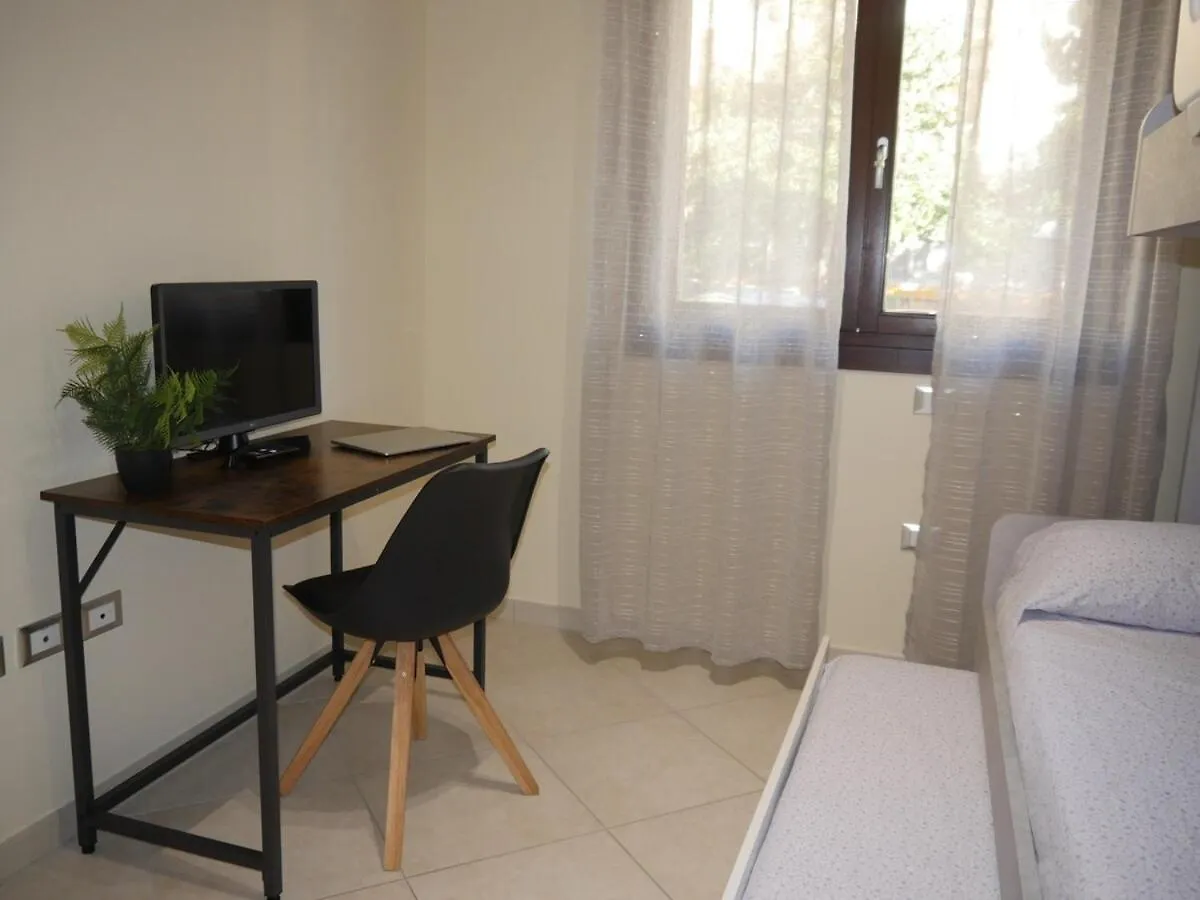 Modern Two-Bedroom Flat, 10 Mins Walk To The Beach Quartu SantʼElena Italien