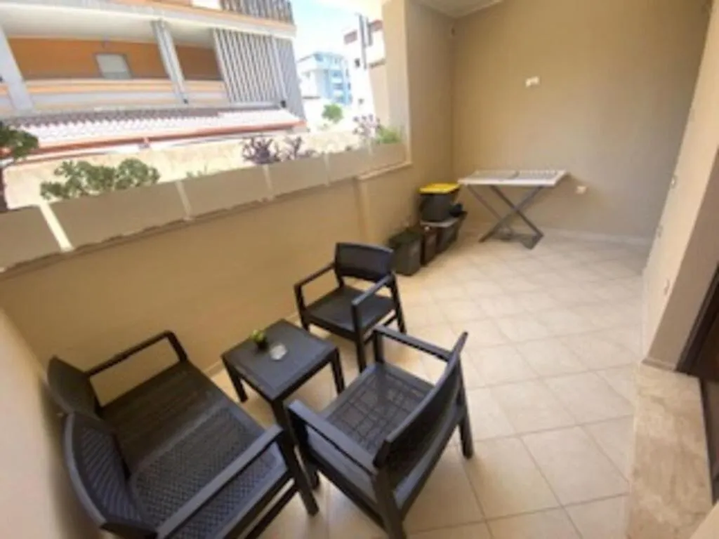 Modern Two-Bedroom Flat, 10 Mins Walk To The Beach Quartu SantʼElena Italien